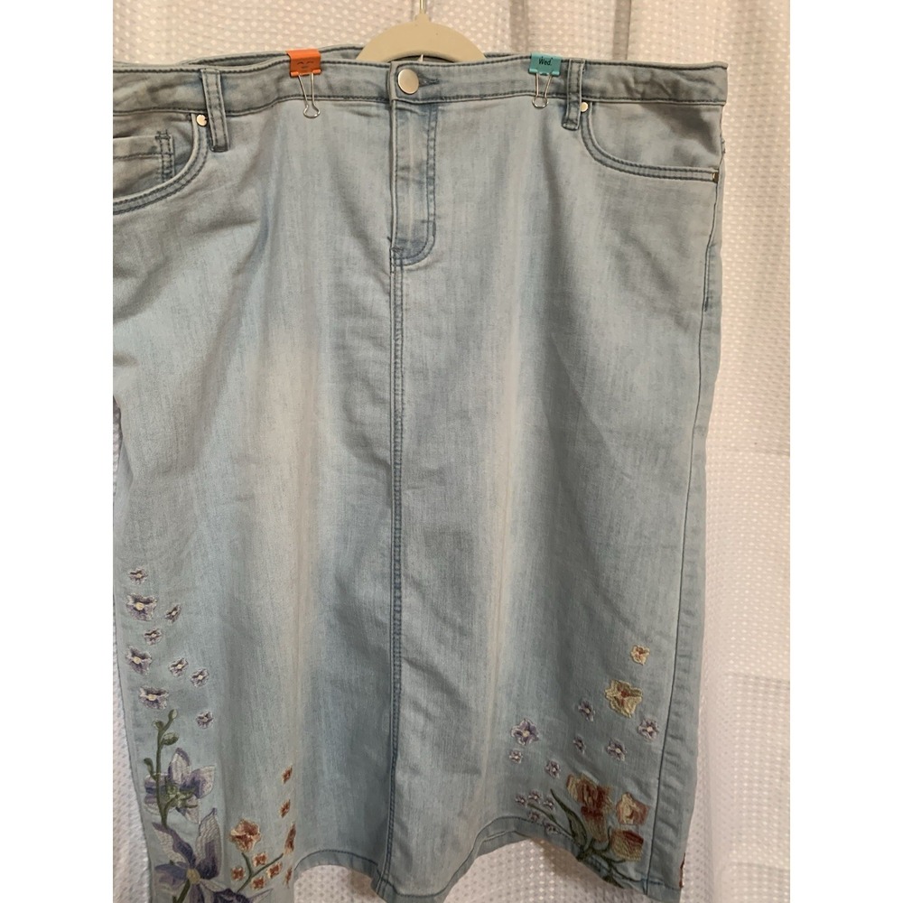CJ Banks Womens 18 Light Denim Skirt With Embroidery Farm Cottagecore Granny
